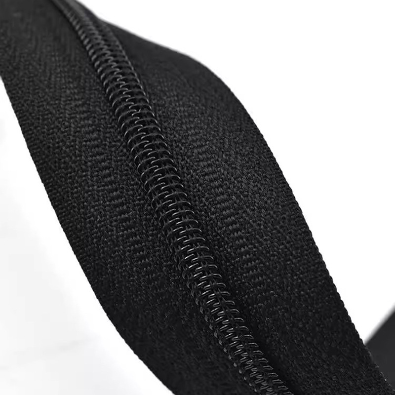 factory directly sells  open end no.5 nylon zipper  for garments 