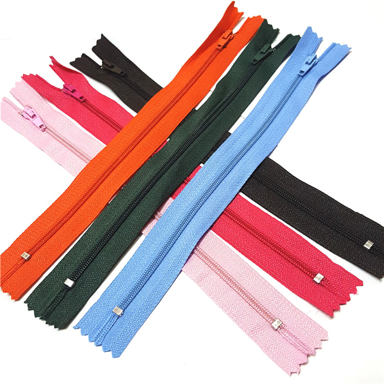 lower price factory manufacter no 3 nylon color zipper 